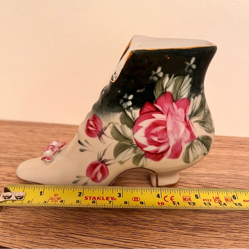 VTG Formalities By Baum
Vintage Ceramic Figurine Shoe Floral Victorian - Picture 5 of 8